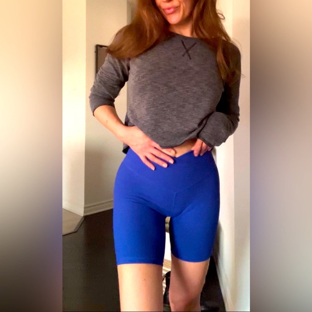 Under armour gray crop top with long sleeves